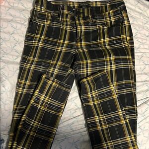 Plaid jeans in Black and yellow